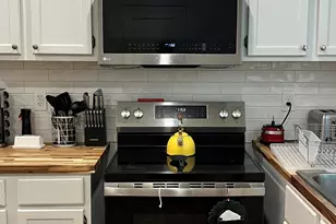 128 E Lloyd St, Milwaukee, WI 53212 - Photo 10