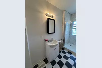 128 E Lloyd St, Milwaukee, WI 53212 - Photo 4