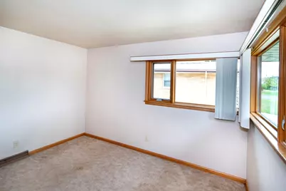 7219 W Crawford Ave, Milwaukee, WI 53220 - Photo 26