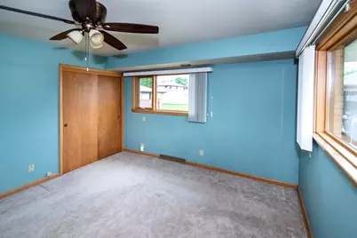 7219 W Crawford Ave, Milwaukee, WI 53220 - Photo 22