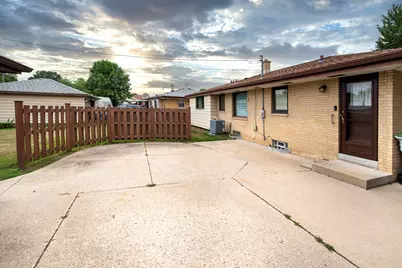 7219 W Crawford Ave, Milwaukee, WI 53220 - Photo 20