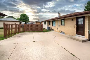 7219 W Crawford Ave, Milwaukee, WI 53220 - Photo 20