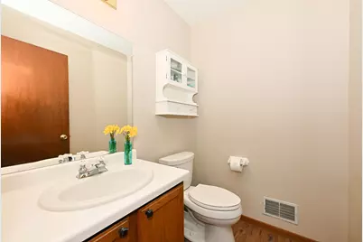 2845  Sandpiper Ln, Racine, WI 53402 - Photo 18