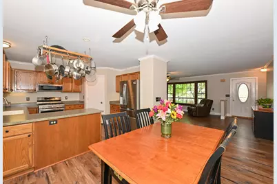 2845  Sandpiper Ln, Racine, WI 53402 - Photo 8