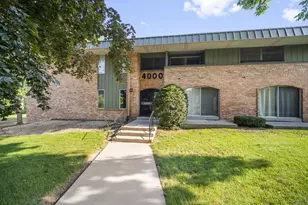 4000 W Rivers Edge Cir, Brown Deer, WI 53209 - Photo 2
