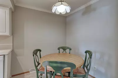 11624 W Bluemound Rd, Wauwatosa, WI 53226 - Photo 8