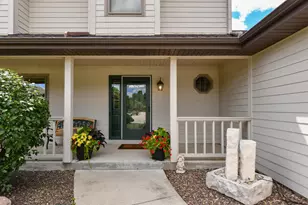 14335 W Meadowshire Ct, New Berlin, WI 53151 - Photo 4
