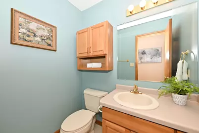 14335 W Meadowshire Ct, New Berlin, WI 53151 - Photo 10