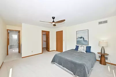 14335 W Meadowshire Ct, New Berlin, WI 53151 - Photo 28