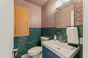 2800 N Hartung Ave, Milwaukee, WI 53210 - Photo 26