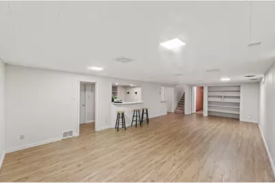 2800 N Hartung Ave, Milwaukee, WI 53210 - Photo 28