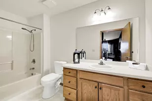 668 Westfield Way, Pewaukee, WI 53072 - Photo 14