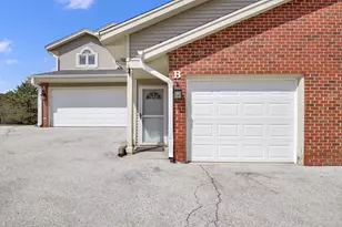 668 Westfield Way, Pewaukee, WI 53072 - Photo 1