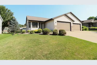 301  Crestwood Ln, Onalaska, WI 54650 - Photo 1