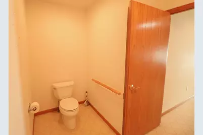 301  Crestwood Ln, Onalaska, WI 54650 - Photo 12