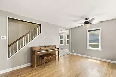 4858 N Iroquois Ave, Glendale, WI 53217 - Photo 6