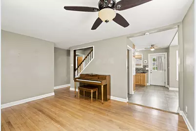 4858 N Iroquois Ave, Glendale, WI 53217 - Photo 4