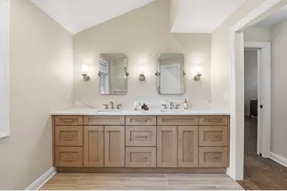 N28W30219  Red Hawk Ct, Delafield, WI 53072 - Photo 16