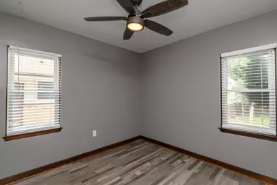 1124 S 90th St, West Allis, WI 53214 - Photo 8