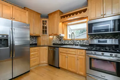 1124 S 90th St, West Allis, WI 53214 - Photo 6