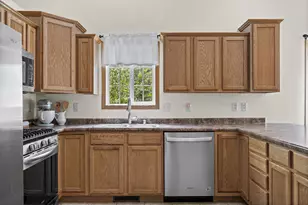 1906 Crooked Ave, Holmen, WI 54636 - Photo 8