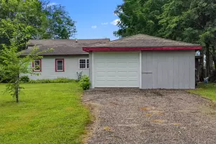 W1096 Crocus Rd, Bloomfield, WI 53128 - Photo 4