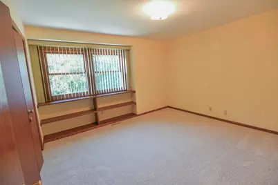 5729  Evarit Dr, Racine, WI 53406 - Photo 22