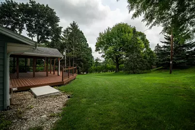 805 W Decorah Rd, West Bend, WI 53095 - Photo 32