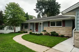 805 W Decorah Rd, West Bend, WI 53095 - Photo 4