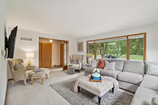 805 W Decorah Rd, West Bend, WI 53095 - Photo 8