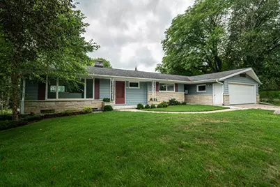 805 W Decorah Rd, West Bend, WI 53095 - Photo 2