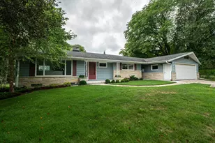 805 W Decorah Rd, West Bend, WI 53095 - Photo 2