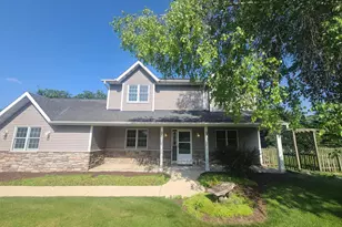 W220S3864 Crestview Dr, Waukesha, WI 53189 - Photo 1