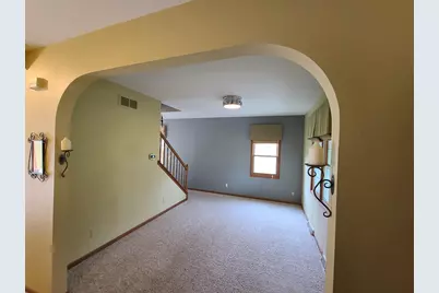 W220S3864  Crestview Dr, Waukesha, WI 53189 - Photo 2