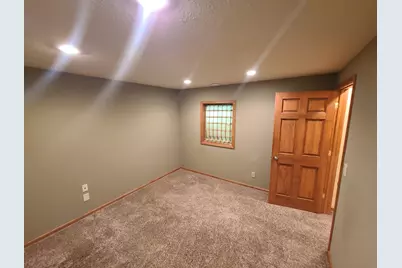 W220S3864  Crestview Dr, Waukesha, WI 53189 - Photo 18