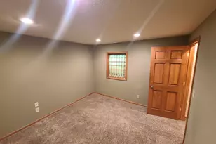 W220S3864 Crestview Dr, Waukesha, WI 53189 - Photo 18