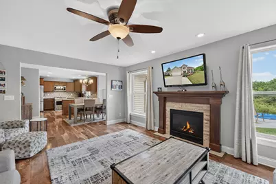 10421  Prairie Crossing Dr, Racine, WI 53126 - Photo 6