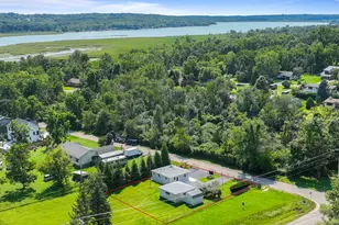 N3358 Hawthorn Rd, Geneva, WI 53147 - Photo 2