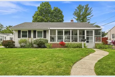 W169N8609  Sheridan Dr, Menomonee Falls, WI 53051 - Photo 1