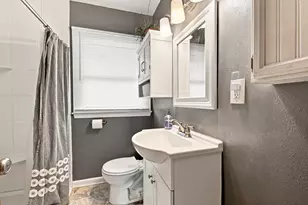 W169N8609 Sheridan Dr, Menomonee Falls, WI 53051 - Photo 8