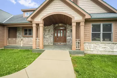 W2261 E Oak Ridge Dr, Ashippun, WI 53066 - Photo 4