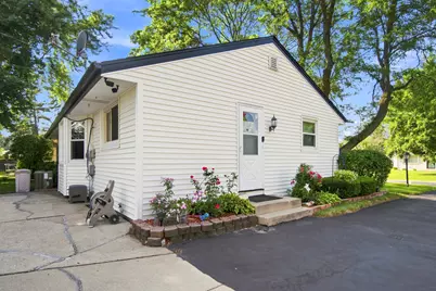 5805 W Fountain Ave, Milwaukee, WI 53223 - Photo 4