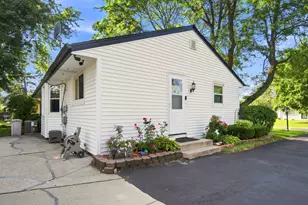 5805 W Fountain Ave, Milwaukee, WI 53223 - Photo 4