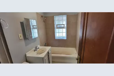 3827 N 24th Pl #A, Milwaukee, WI 53206 - Photo 10
