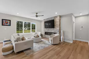 1407 W Eastbrook Dr, Mequon, WI 53092 - Photo 10