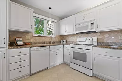 3807 W College Ave, Franklin, WI 53221 - Photo 12