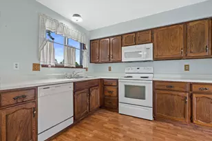 5748 Cambridge Ln, Racine, WI 53406 - Photo 6