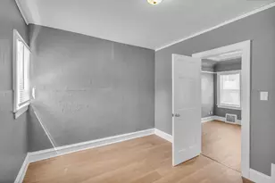 3573 N 11th St, Milwaukee, WI 53206 - Photo 8