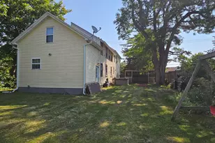 628 N 9th St, Manitowoc, WI 54220 - Photo 4
