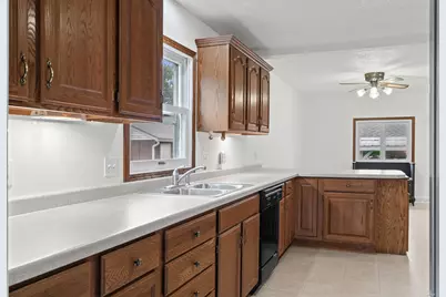 2113  16th St, La Crosse, WI 54601 - Photo 8